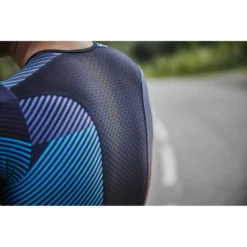 Zone3 Momentum Short Sleeve Trisuit 17 Zone3 Momentum Short Sleeve Trisuit -Pedal Yon Sales zone3 momentum short sleeve trisuit 4