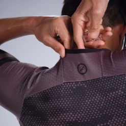 ZOOT Aero Full Zip Digi Camo Short Sleeve Trisuit 17 ZOOT Aero Full Zip Digi Camo Short Sleeve Trisuit -Pedal Yon Sales zoot aero full zip digi camo short sleeve trisuit 4